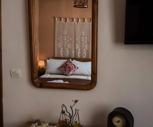 Manthiata Apartment Exanthia